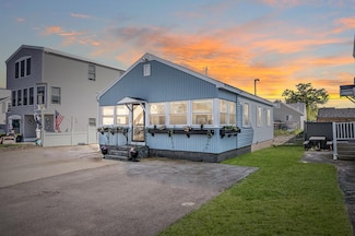 164 Tilton St, Seabrook, NH 03874