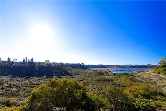 757 Domingo Dr Unit D, Newport Beach, CA 92660