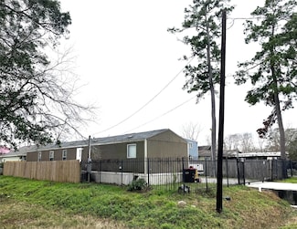 14044 Gainesville St, Houston, TX 77015