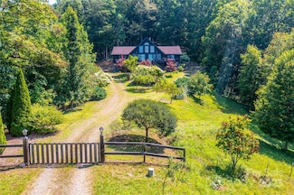 81 Garnet Dr, Leicester, NC 28748