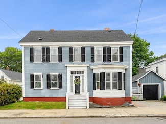 65 Bromfield St, Newburyport, MA 01950