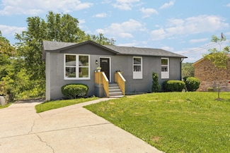 373 Kingview Dr, Nashville, TN 37218