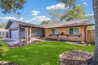 4015 Ravine Dr, Friendswood, TX 77546