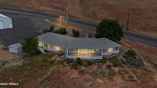 40 Vista Verde Dr, Yakima, WA 98901