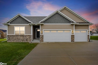 303 5th St SE, State Center, IA 50247