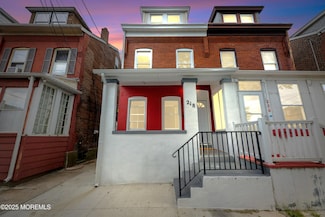 218 Sewell Ave, Trenton, NJ 08610