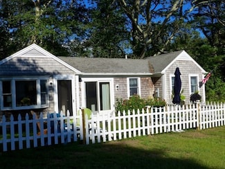 141 N Rd Ch202, Chilmark, MA 02535