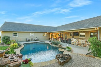 140 Stark Ln, Sherman, TX 75090