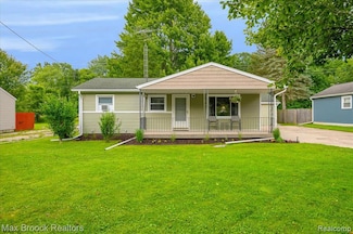 2246 Woodstead St, Burton, MI 48509