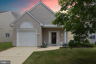 7 Covered Bridge Cir, Columbus, NJ 08022