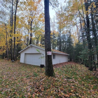 2420 Pierce Rd, Mio, MI 48647