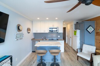 40 Folly Field Rd Unit B352, Hilton Head Island, SC 29928