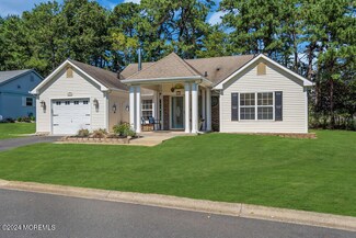 341 Gardenia Dr, Whiting, NJ 08759