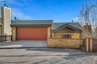 7001 Elverton Dr, Oakland, CA 94611