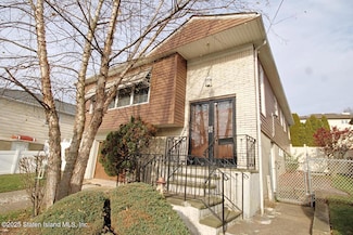 916 Bard Ave, Staten Island, NY 10301