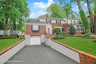 265 Lighthouse Ave, Staten Island, NY 10306