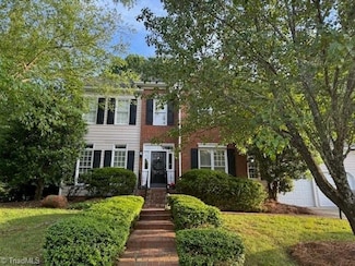 2901 Peninsula Dr, Jamestown, NC 27282