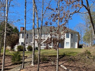 108 Gates Cove Dr, Fair Play, SC 29643