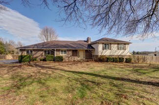 1448 S Briar Ave, Springfield, MO 65809