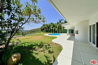 1641 Tower Grove Dr, Beverly Hills, CA 90210