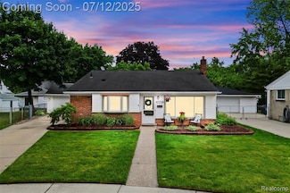 1450 N Stephen Ave, Clawson, MI 48017