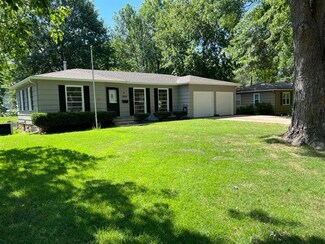 13109 Logan Ln, Lenexa, KS 66215