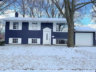 7423 Pinedale Dr, Fort Wayne, IN 46819