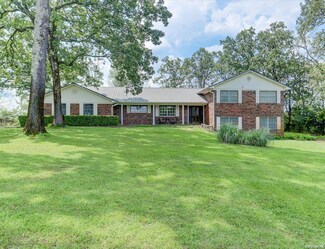 208 Starcrest Ln, Hot Springs National Park, AR 71913