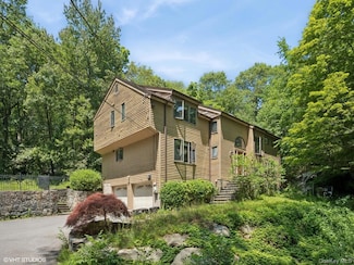 212 Elmwood Rd, South Salem, NY 10590