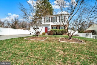 8147 Lare St, Philadelphia, PA 19128