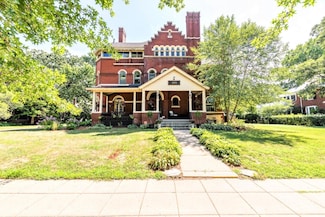 490 Summit Ave, Saint Paul, MN 55102