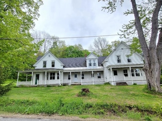 15 Highland Ave, Wilton, ME 04294