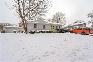 668 Marine Dr, Wauconda, IL 60084