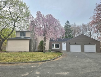 882 Glendale Rd, Wilbraham, MA 01095