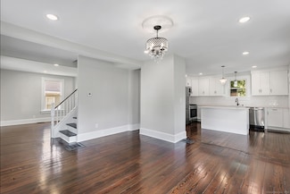 51 Pratt St, Winsted, CT 06098