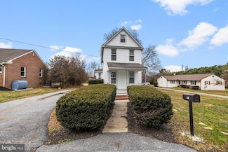 15 Wolf Ave, Reisterstown, MD 21136