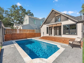 1819 Portsmouth St, Houston, TX 77098