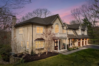 38 Wilsondale St, Dover, MA 02030