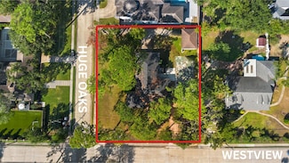 8206 Westview Dr, Houston, TX 77055