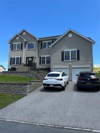 38 Panorama Dr, New Windsor, NY 12553