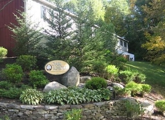 133 Colonial Dr Unit 207, White River Junction, VT 05001