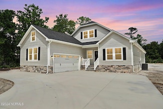 235 Weathersbee Dr, Hampstead, NC 28443