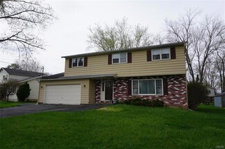 4069 Elaine Cir, Liverpool, NY 13090