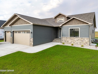6364 Riggs Rd, Grand Forks, ND 58201