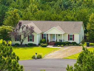 102 Pine Ridge Ln, Farmville, VA 23901