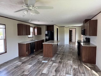 1706 W 4th Ave, Coal Valley, IL 61240