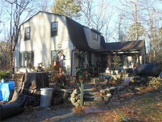25 Johnson Rd, Foster, RI 02825
