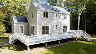 805 Potomska Rd, South Dartmouth, MA 02748