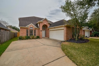 139 Skycrest Dr, Sugar Land, TX 77479