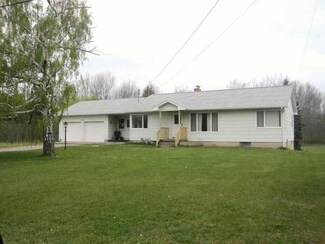 12441 Ridge Rd, Medina, NY 14103
